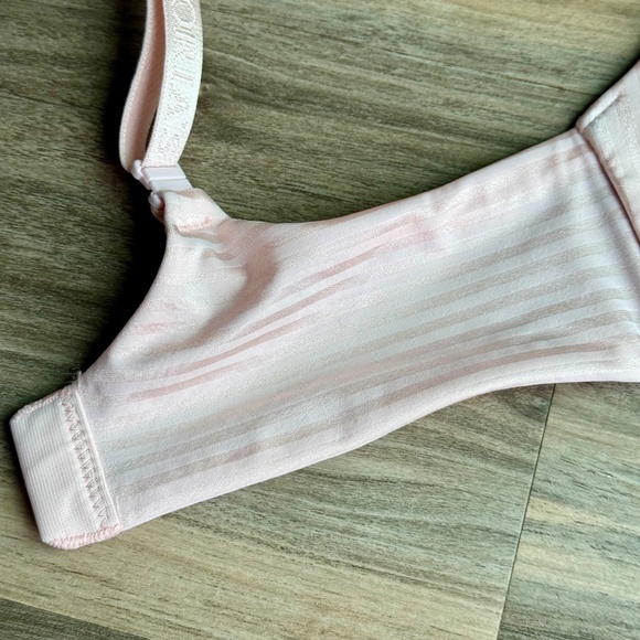 Victoria’s Secret T-shirt Light Pink Striped Lightly-Lined Wireless Bra 34D - Picture 8 of 16